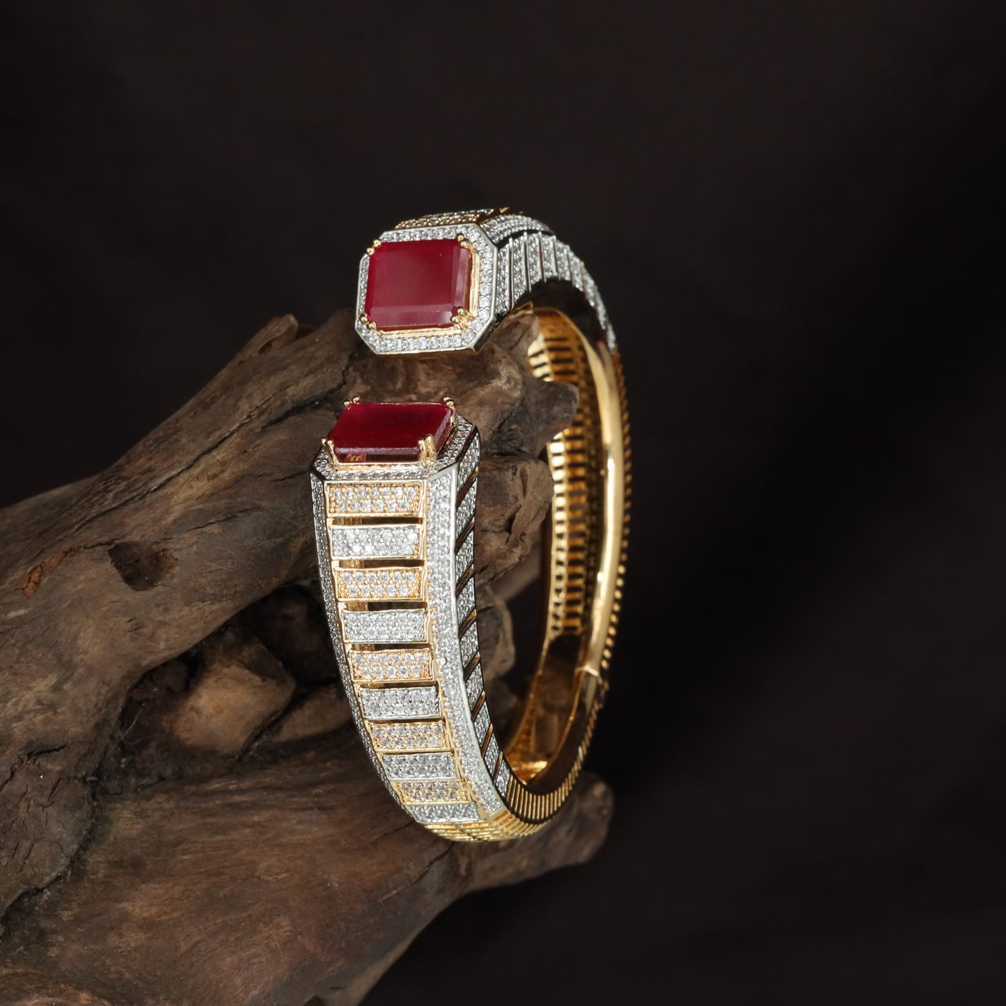 Squared Crest Kada with Dual Frame Centre Detailing