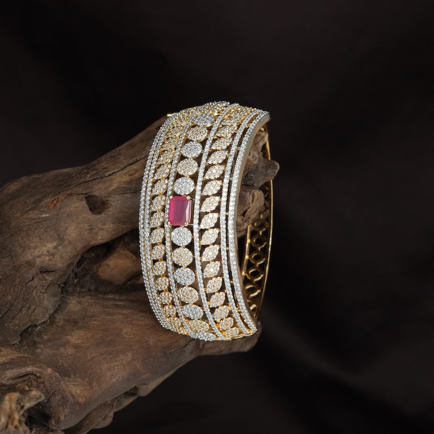 Grand Lattice Kada with Repeating Floral Pattern