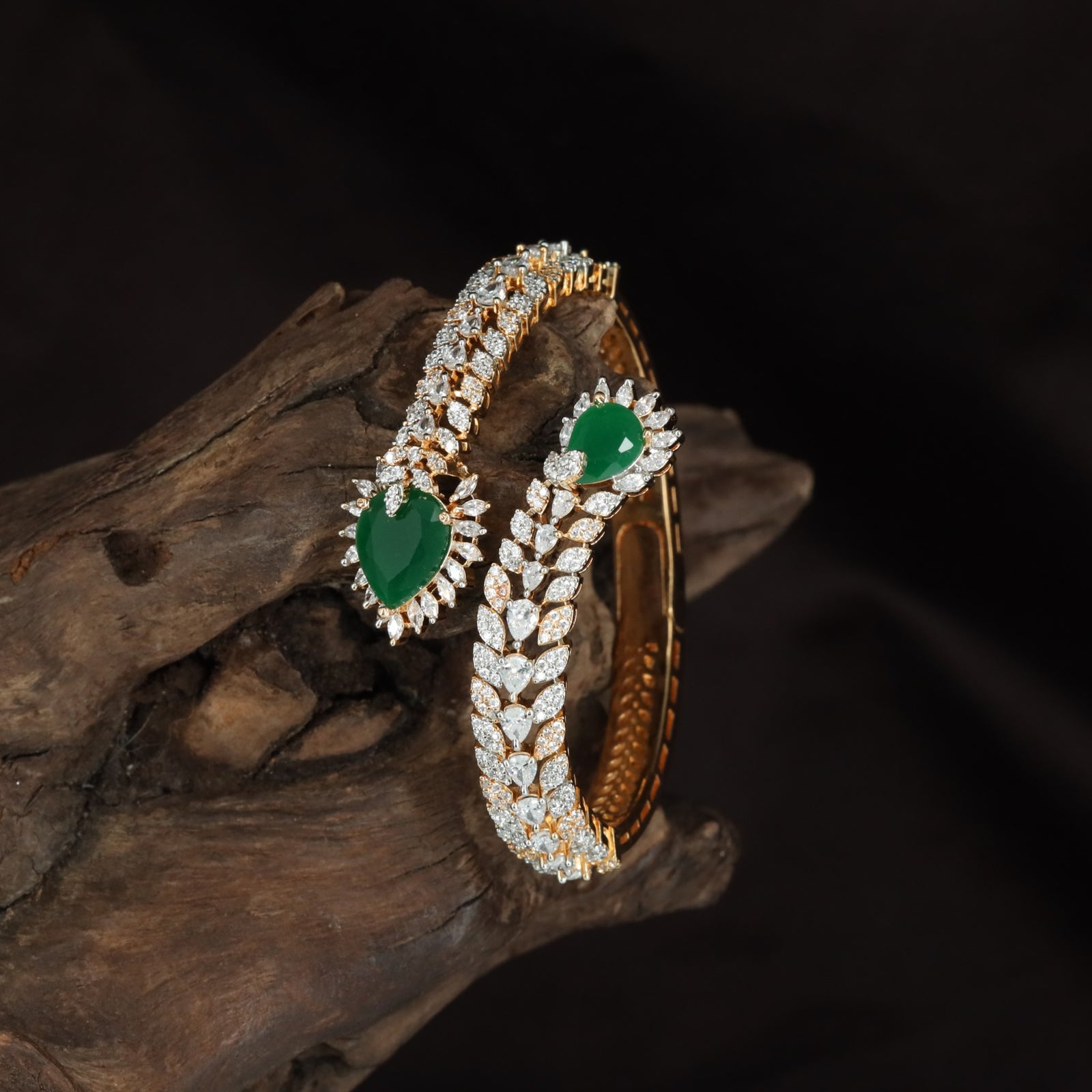 Spine Kada with Elevated Curve Styling