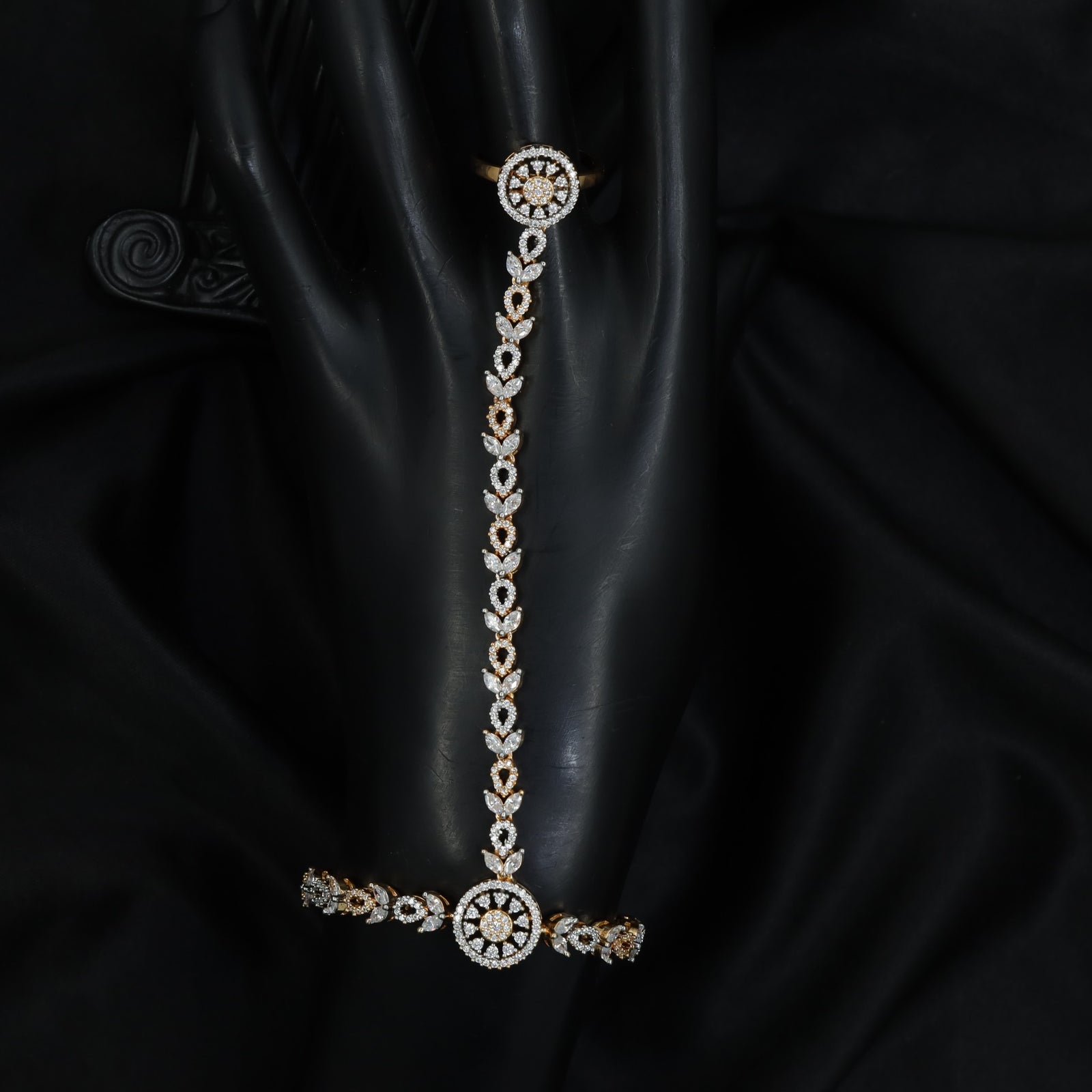 Openwork Disc Panja with Symmetrical Hand Harness Pattern