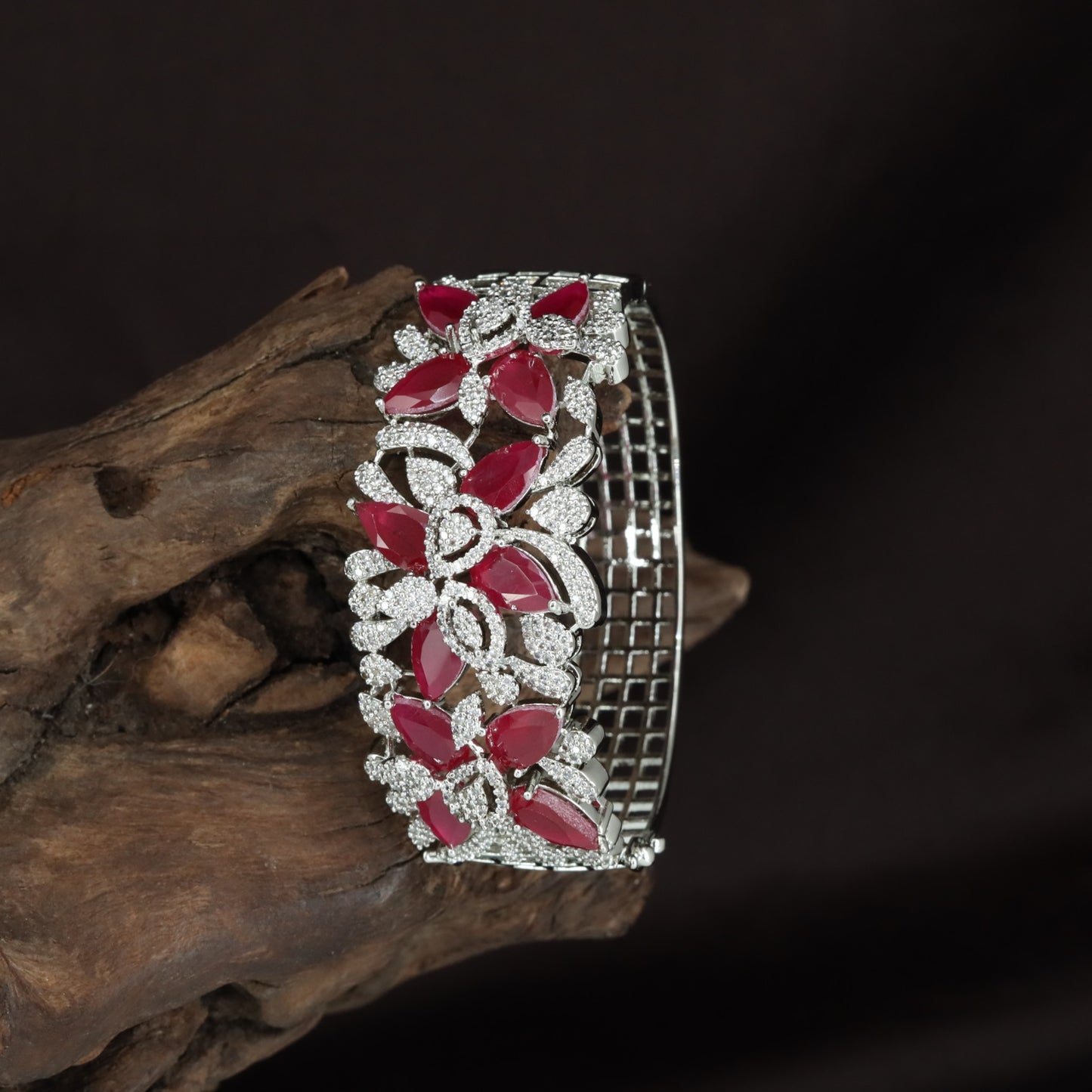 Branch Curve Kada with Repeating Floral Sections