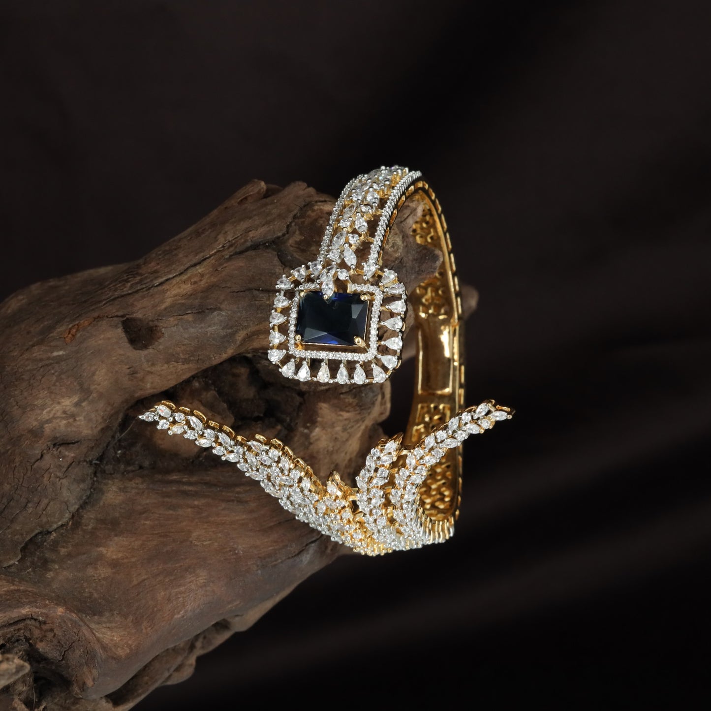 Feather Crest Kada with Square Crown Detailing