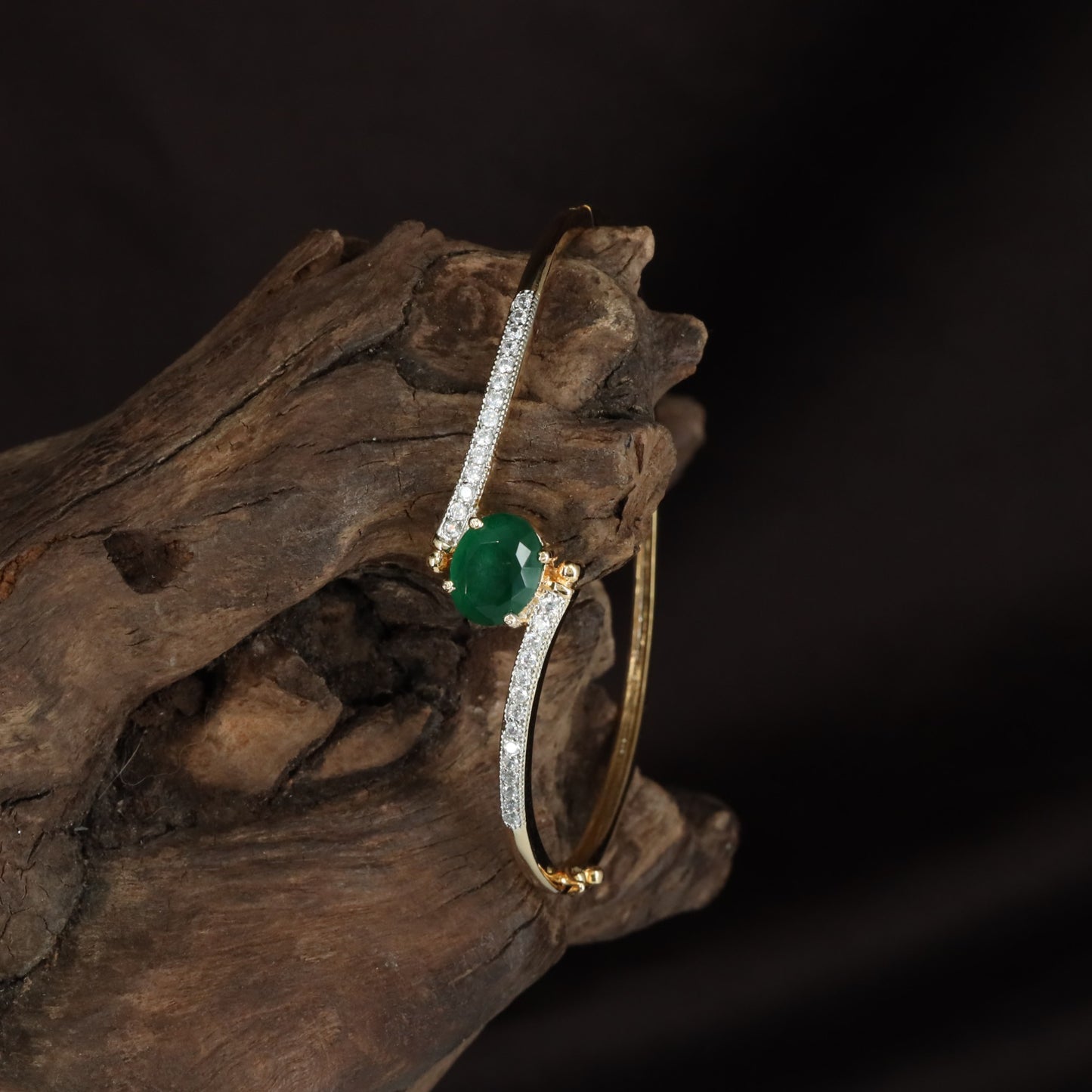 Looped Crest Kada with Balanced Open Formation