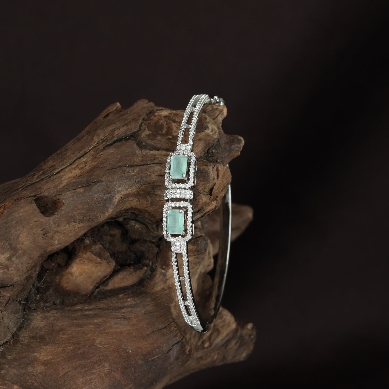 Twin Frame Kada with Rectangular Centre Detailing