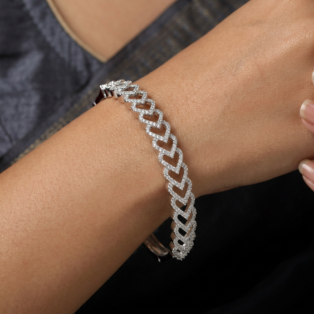V Pattern Geometric Kada with Structured Chevron Framework