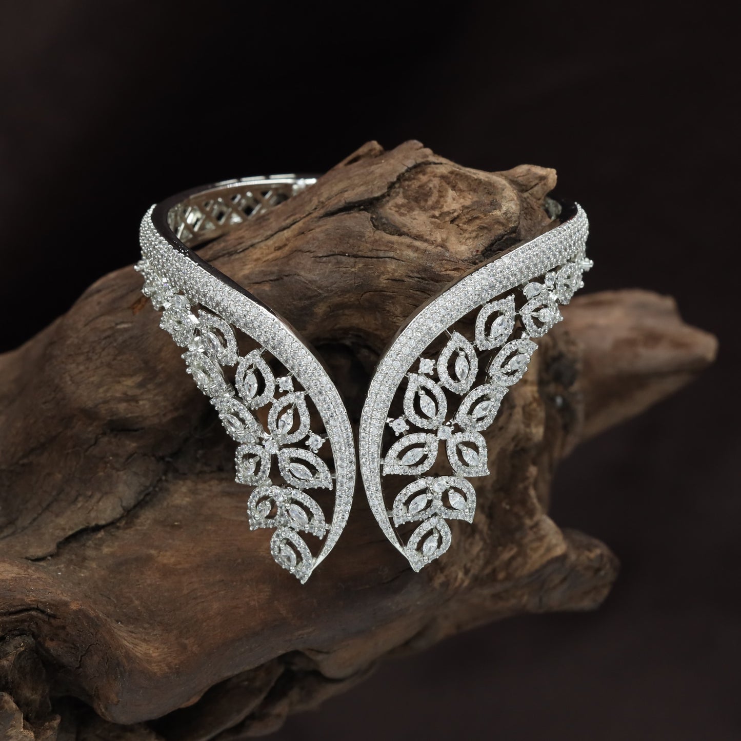 Elegant Botanical Scrollwork Kada with Sculpted Open Framework