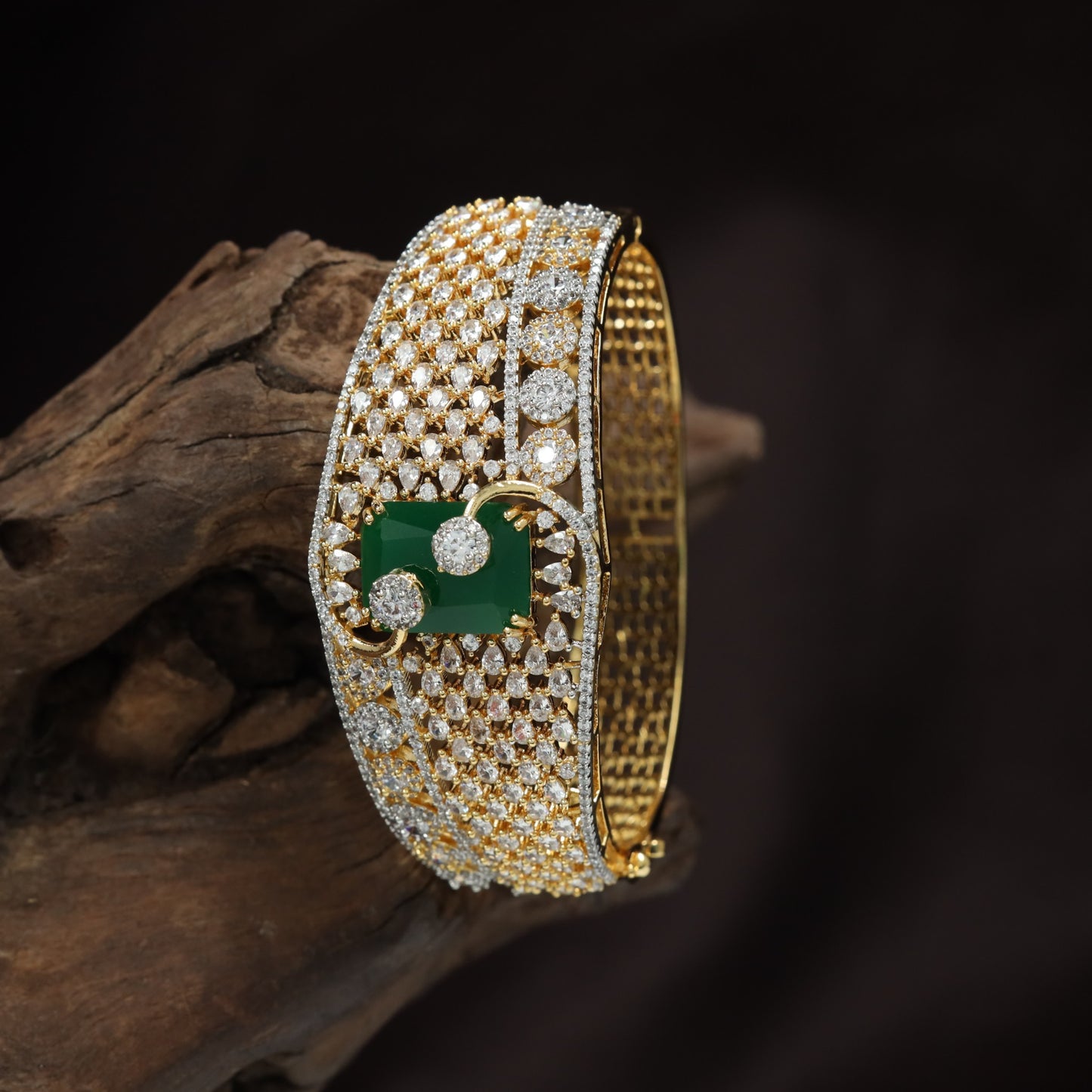 Luxury Broad Kada with Oval Centre Framework