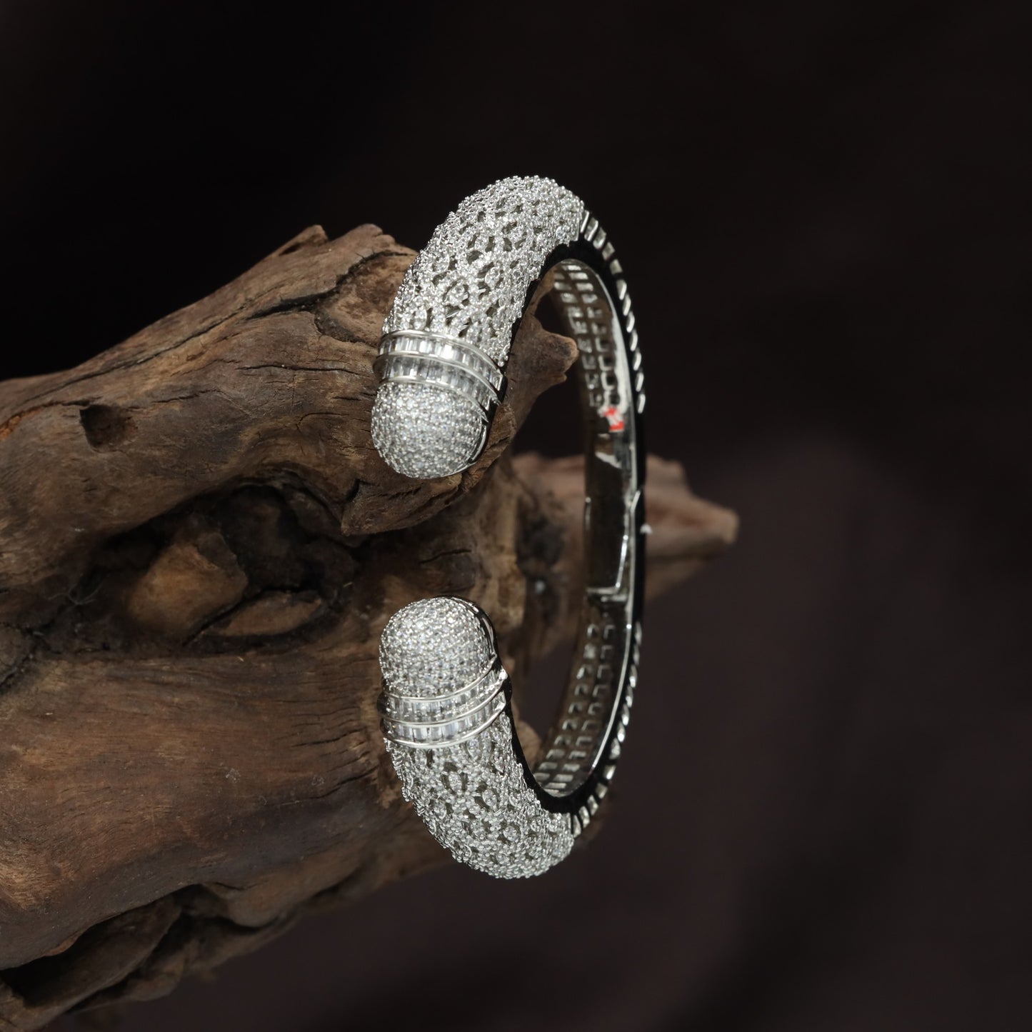 Ribbed Open End Kada with Twin Dome Centre Design