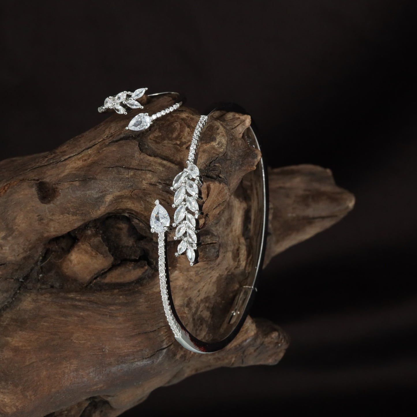 Jewel Leaf Kada with Sculpted Vine Arrangement and Open Oval Shape