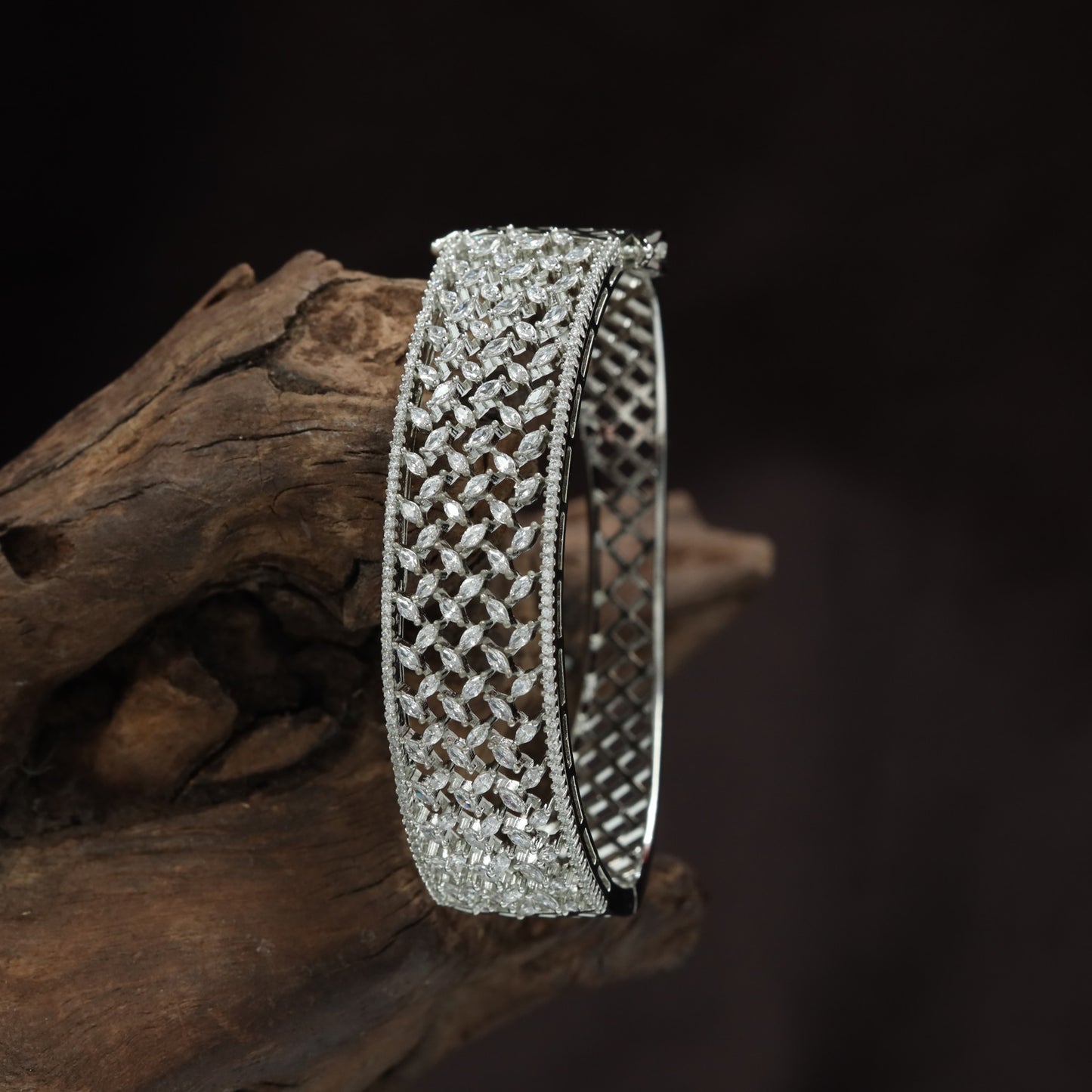 Interwoven Lattice Kada with Multi Layer Openwork Design