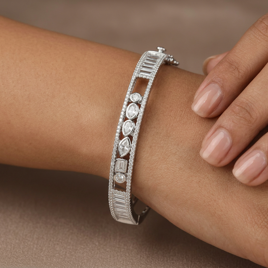 Round Floral Centre Kada with Structured Border Detailing