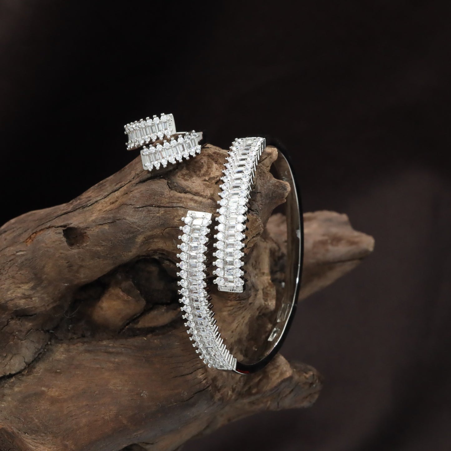 Architectural Link Kada with Matching Statement Ring