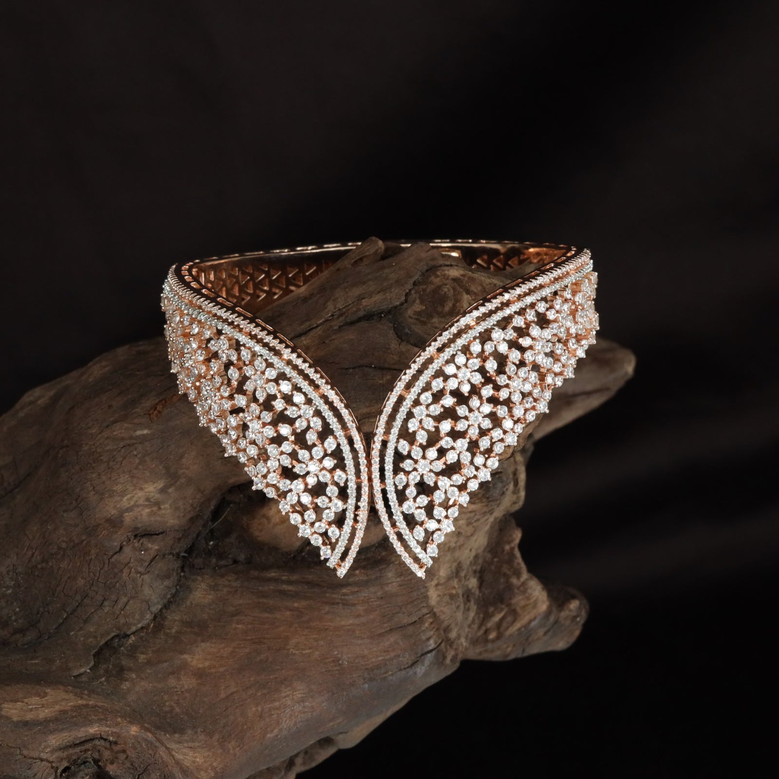 Empress Curve Kada with Delicate Wing Pattern Work