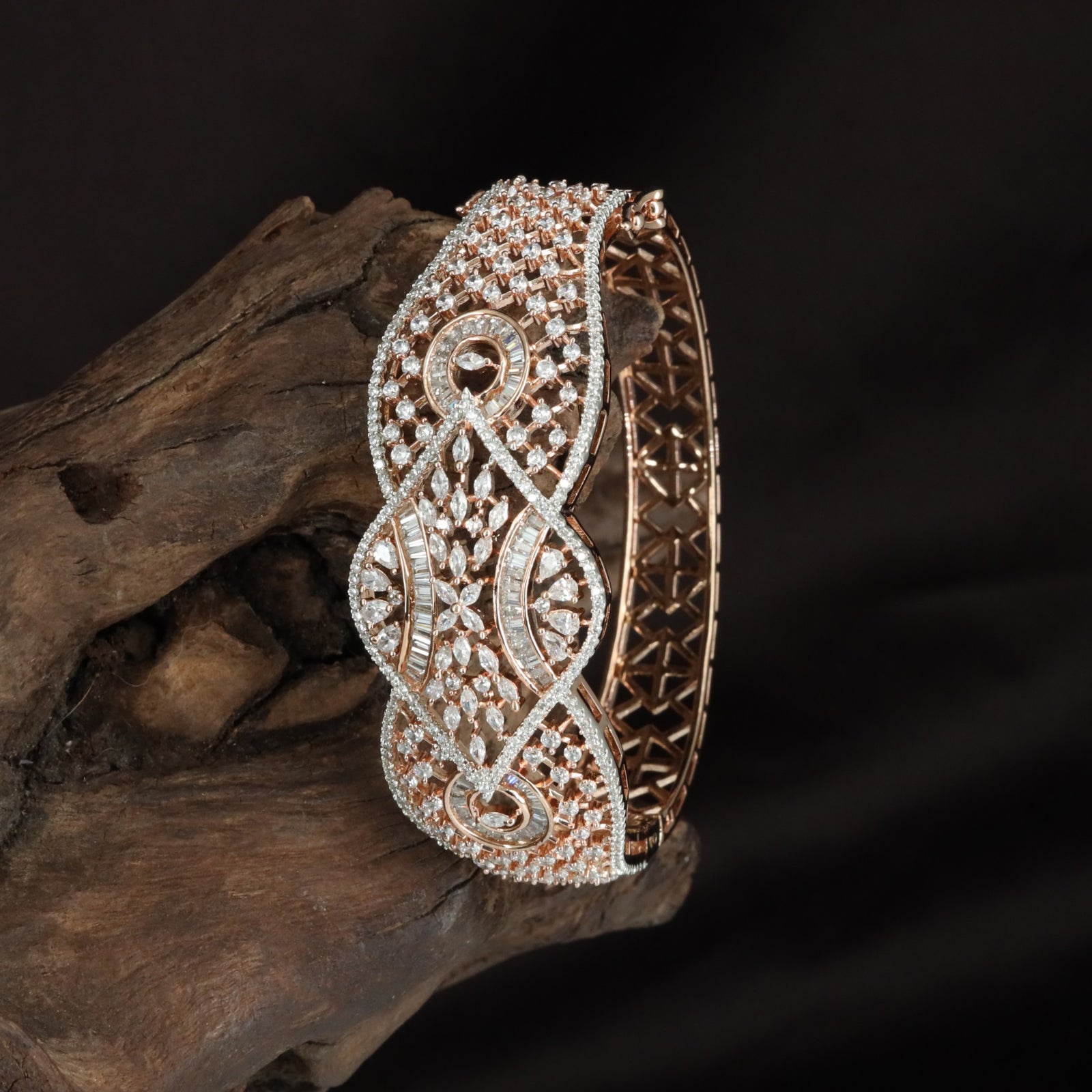 Luxury Woven Frame Kada with Layered Stone Arrangement