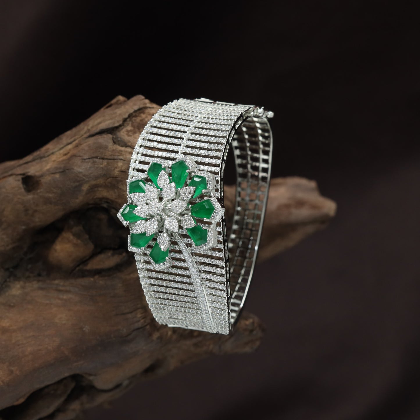 Floral Centrepiece Kada with Layered Band Detailing