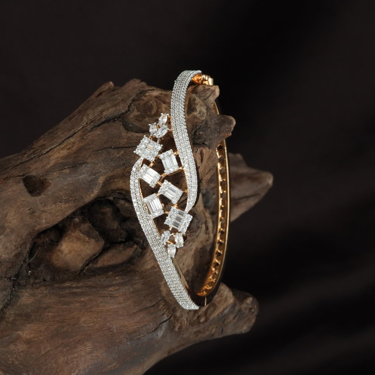 Celestial Twist Kada with Broad Stone Detailing