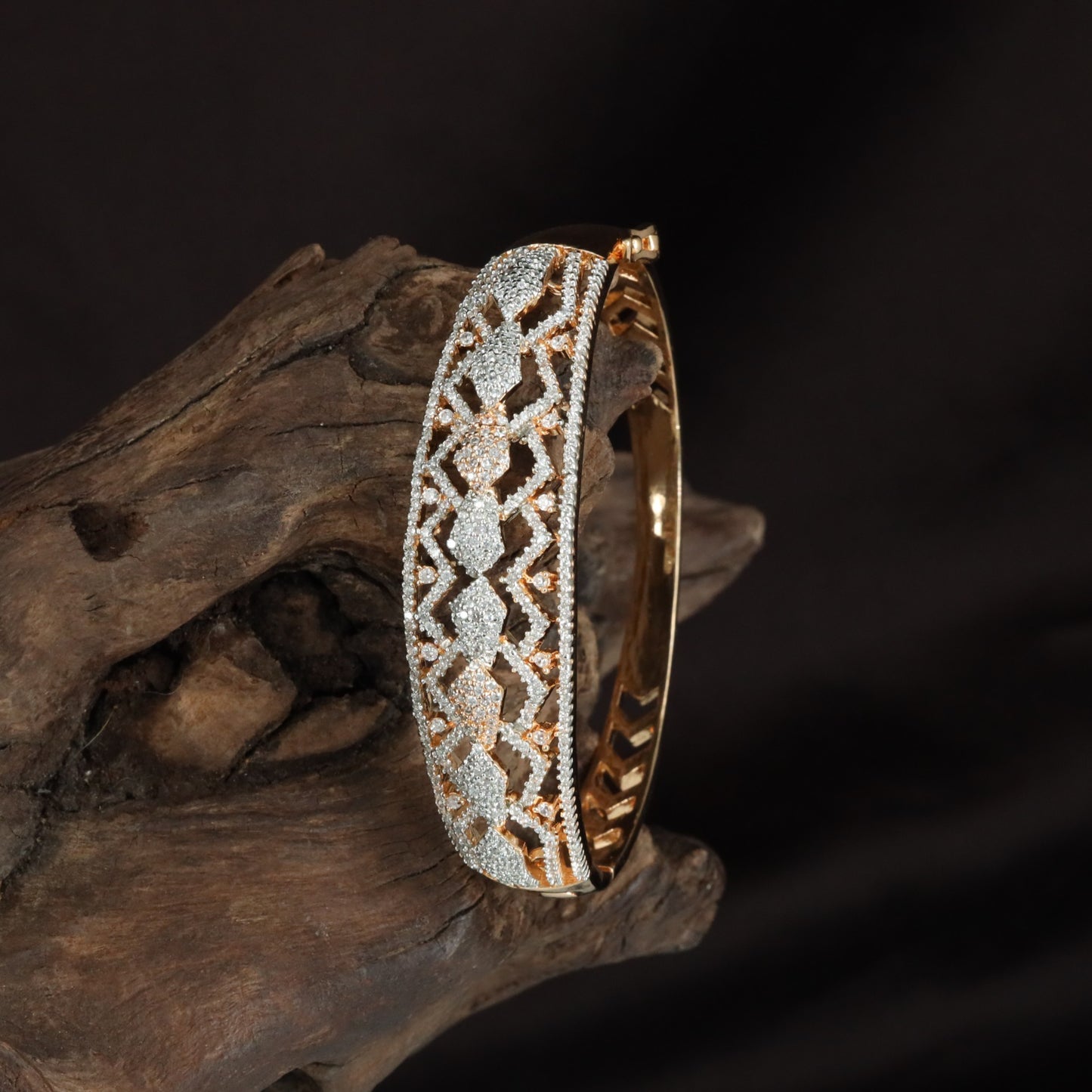 Harmony Zigzag Kada with Symmetrical Stone Work