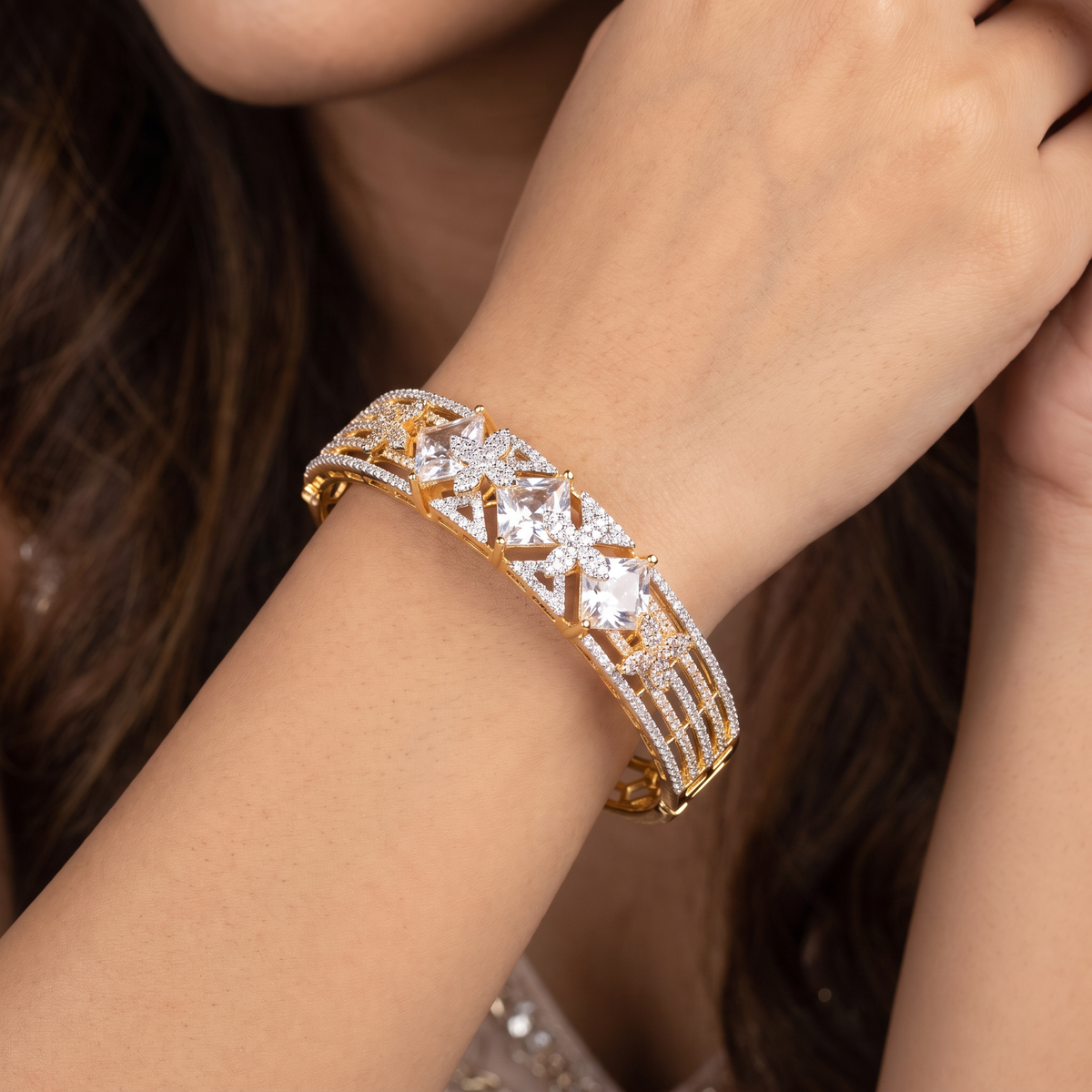 Designer Frame Kada with Layered Geometric Detailing
