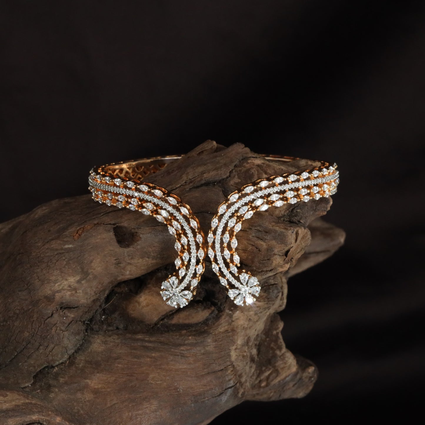 Ambertrail Open Kada with Parallel Curve Border Detailing