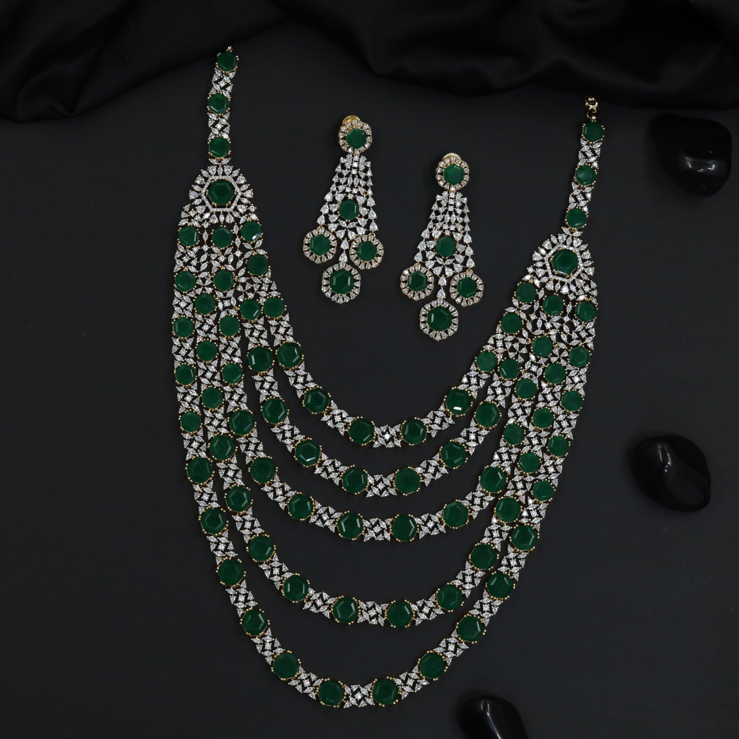 Multi layer long haara with geometric links and statement drops