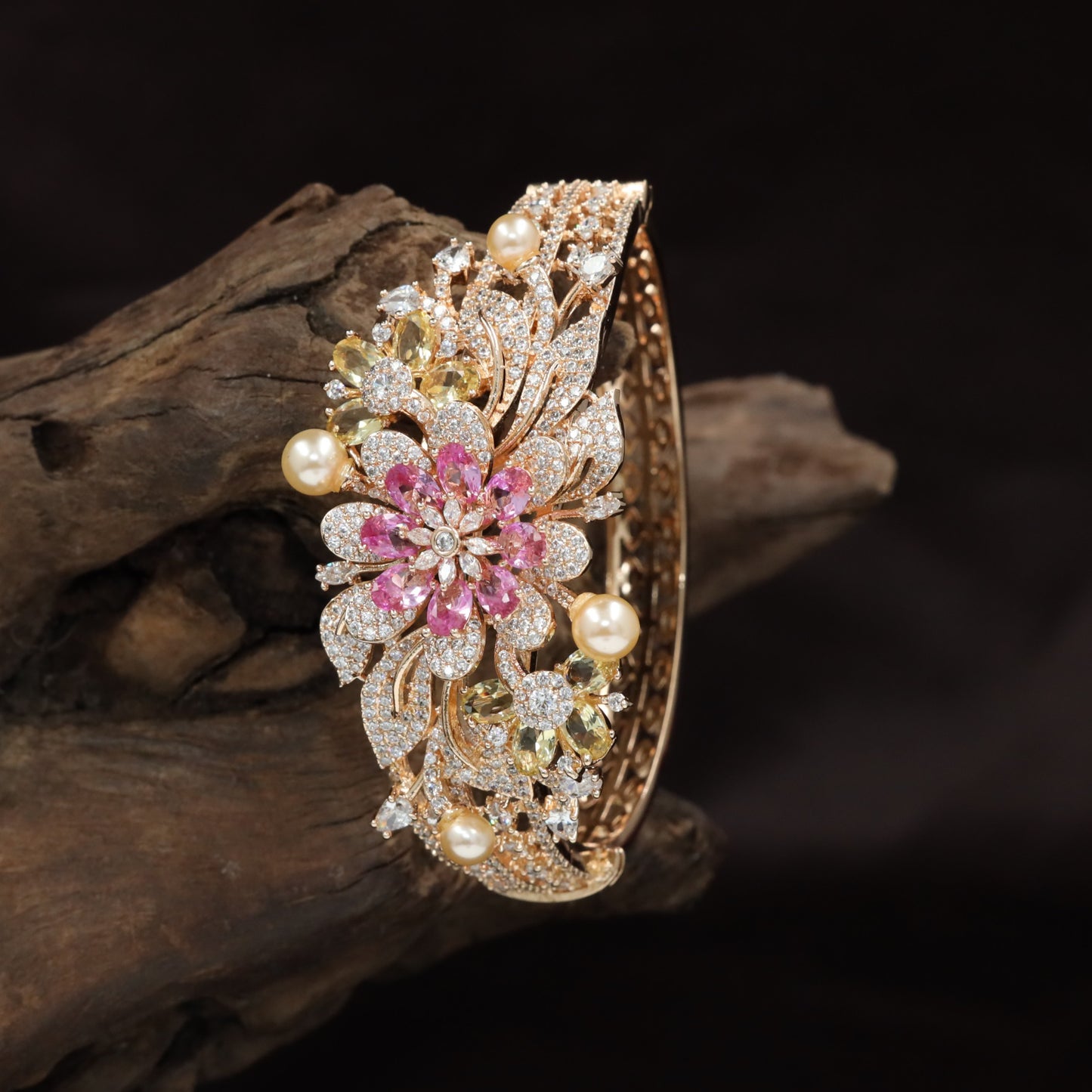 Artistic Floral Kada with Layered Bloom Arrangement