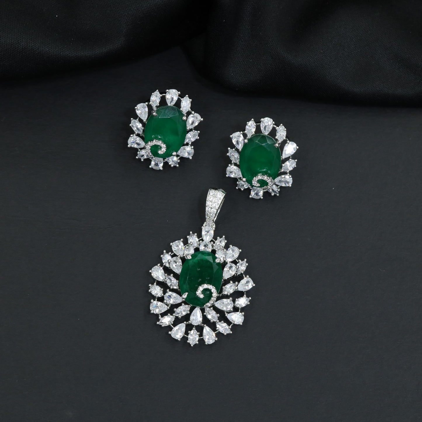 Festive floral pendant set with layered petal detailing and statement centerpiece