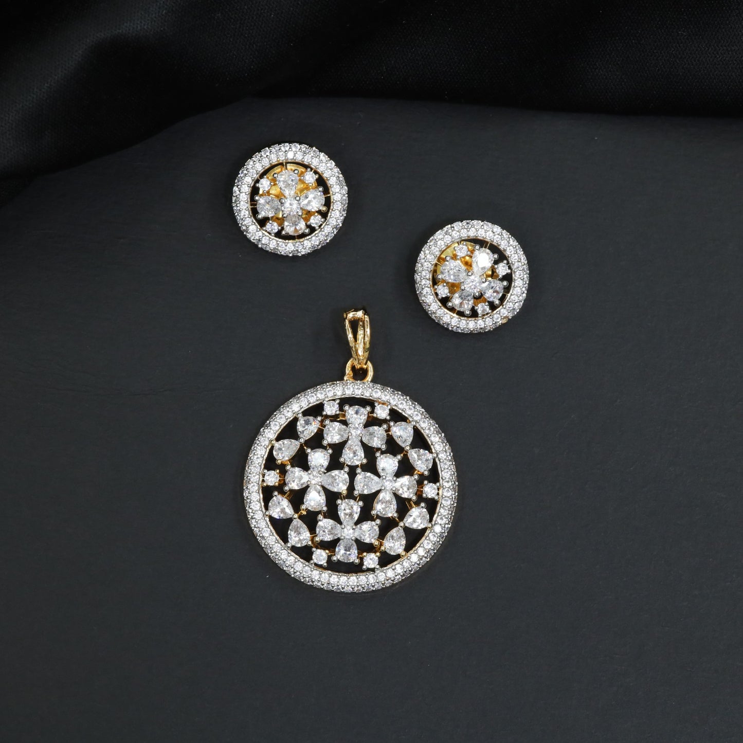 Beautiful white stone outer frame pendant set with delicate mesh cross design