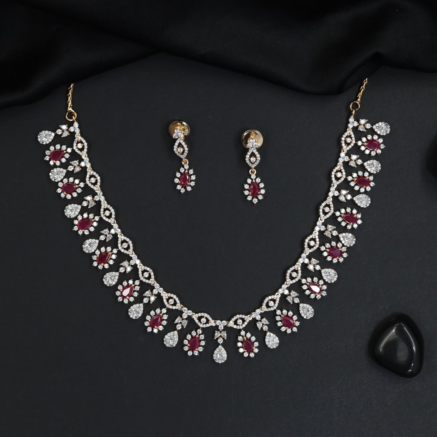 Classical openwork layout bridal Gj necklace set for elegant festive wear