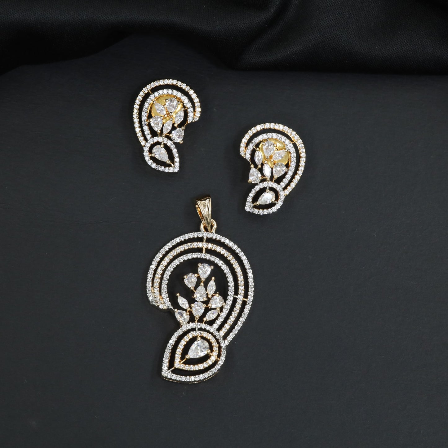 Designer Pendant Set with Layered Paisley Silhouette