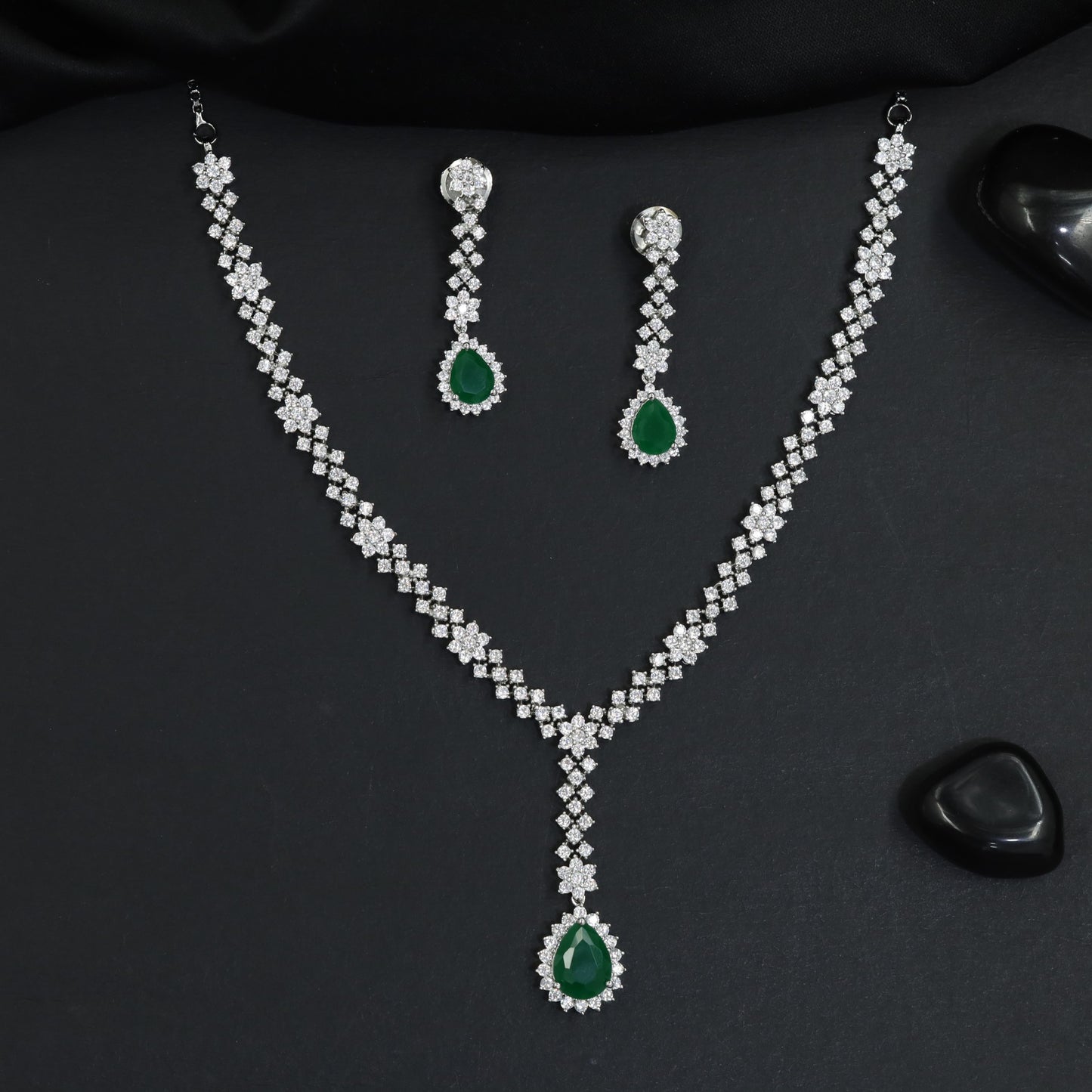 Y-drop rhodium necklace set with pendant frame centerpiece