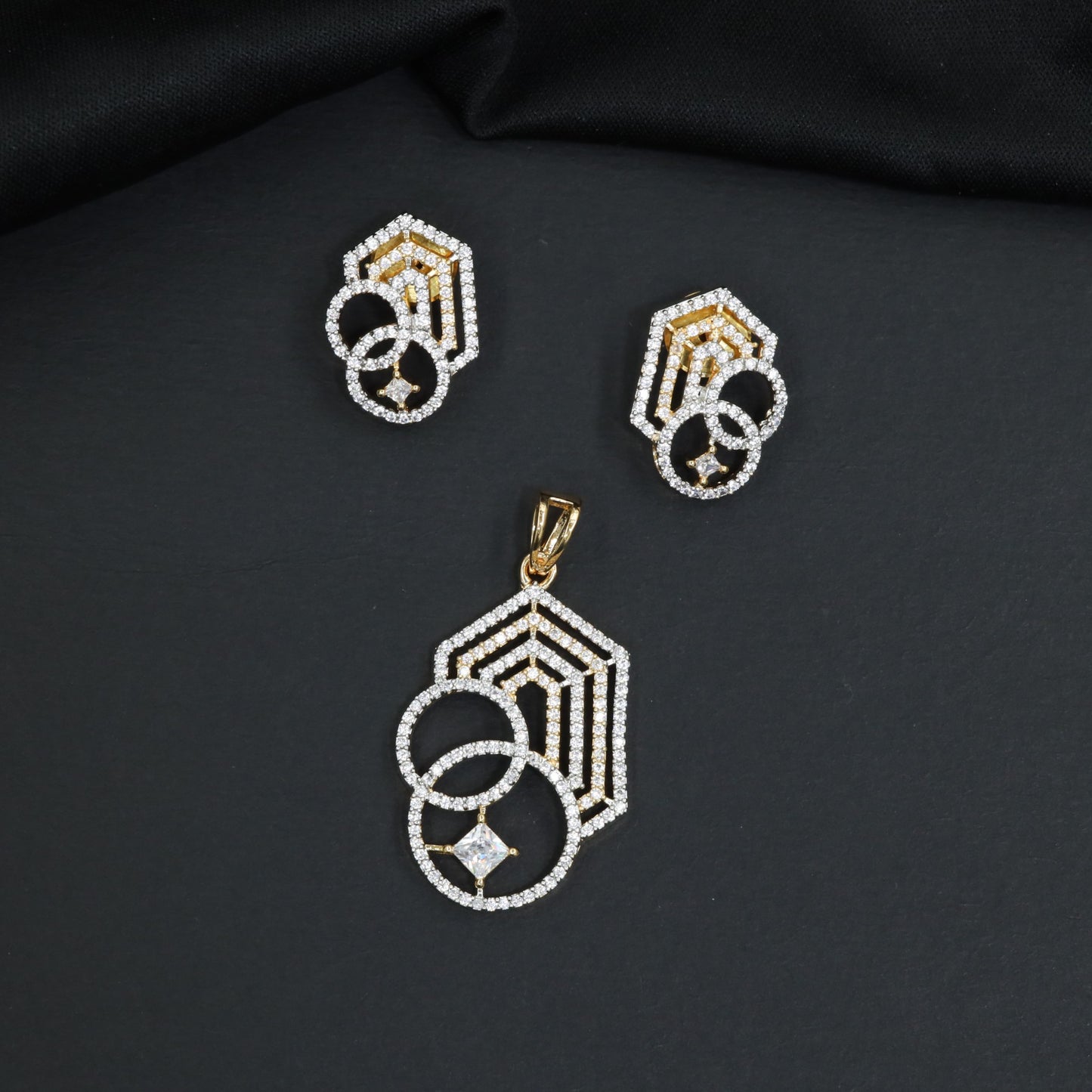 Hexagonal Frame Pendant Set with Ring Detailing