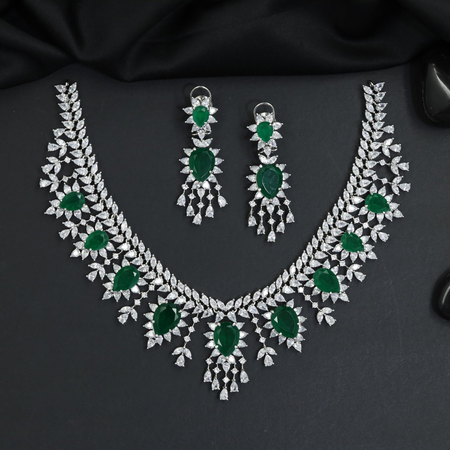 Red carpet edit rhodium necklace set with refined chandelier styling