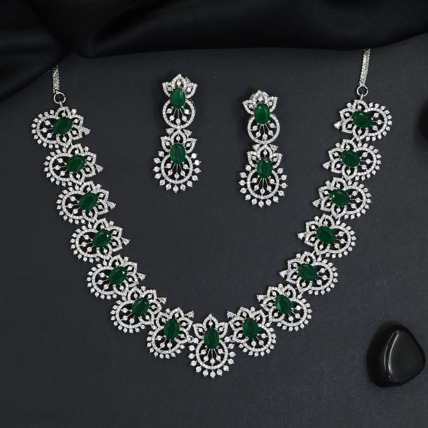 Wedding edit rhodium necklace set with graduated medallion silhouette