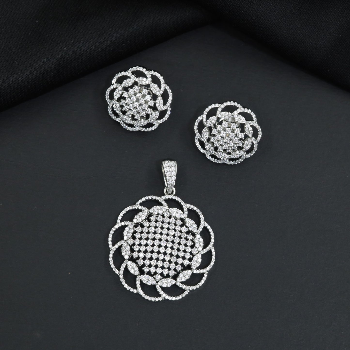 Designer Pendant Set with Intricate Openwork Craftsmanship