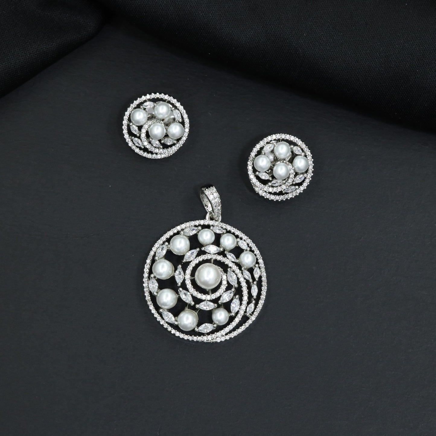Designer Pendant Set Featuring Circular Pearl Arrangement