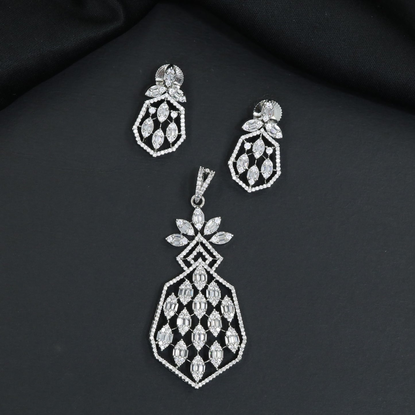 Decorative Pendant Set with Hexagonal Outline and Floral Cluster