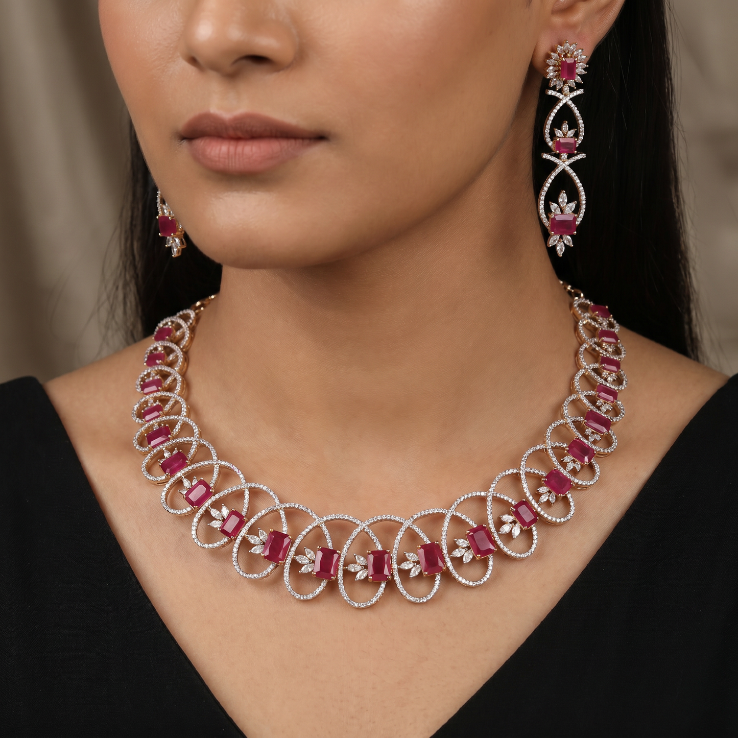Structured Gj necklace with luminous gemstone arrangement