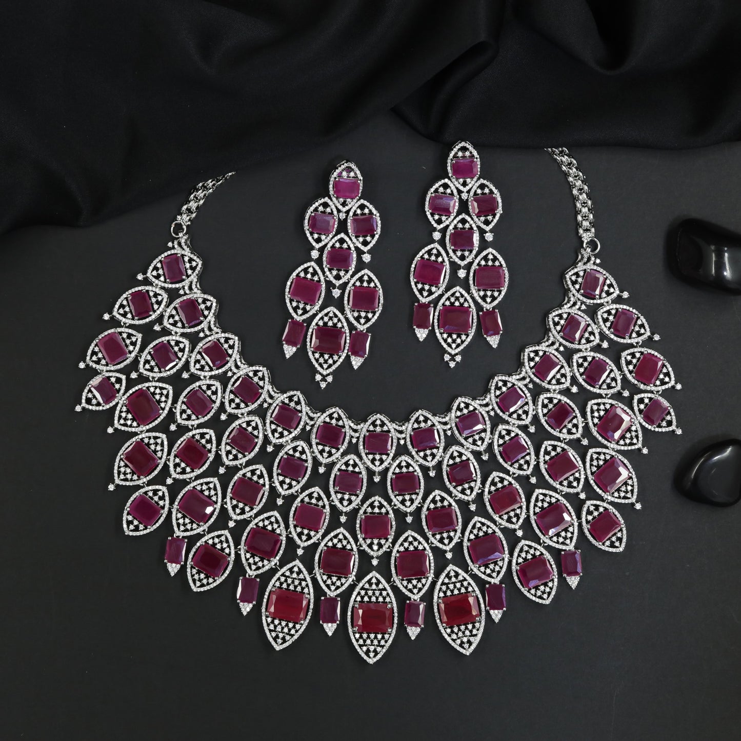 Festoon Style Necklace Set with Linked Pear Motifs
