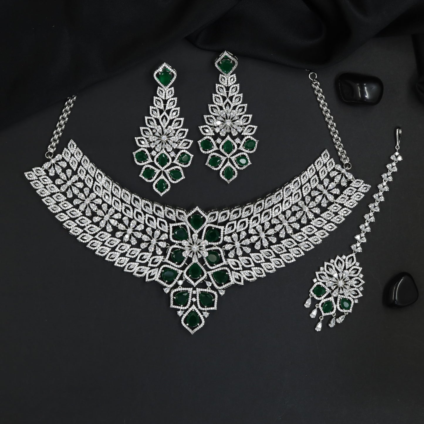 Floral Lattice Rhodium Choker with Geometric Centrepiece