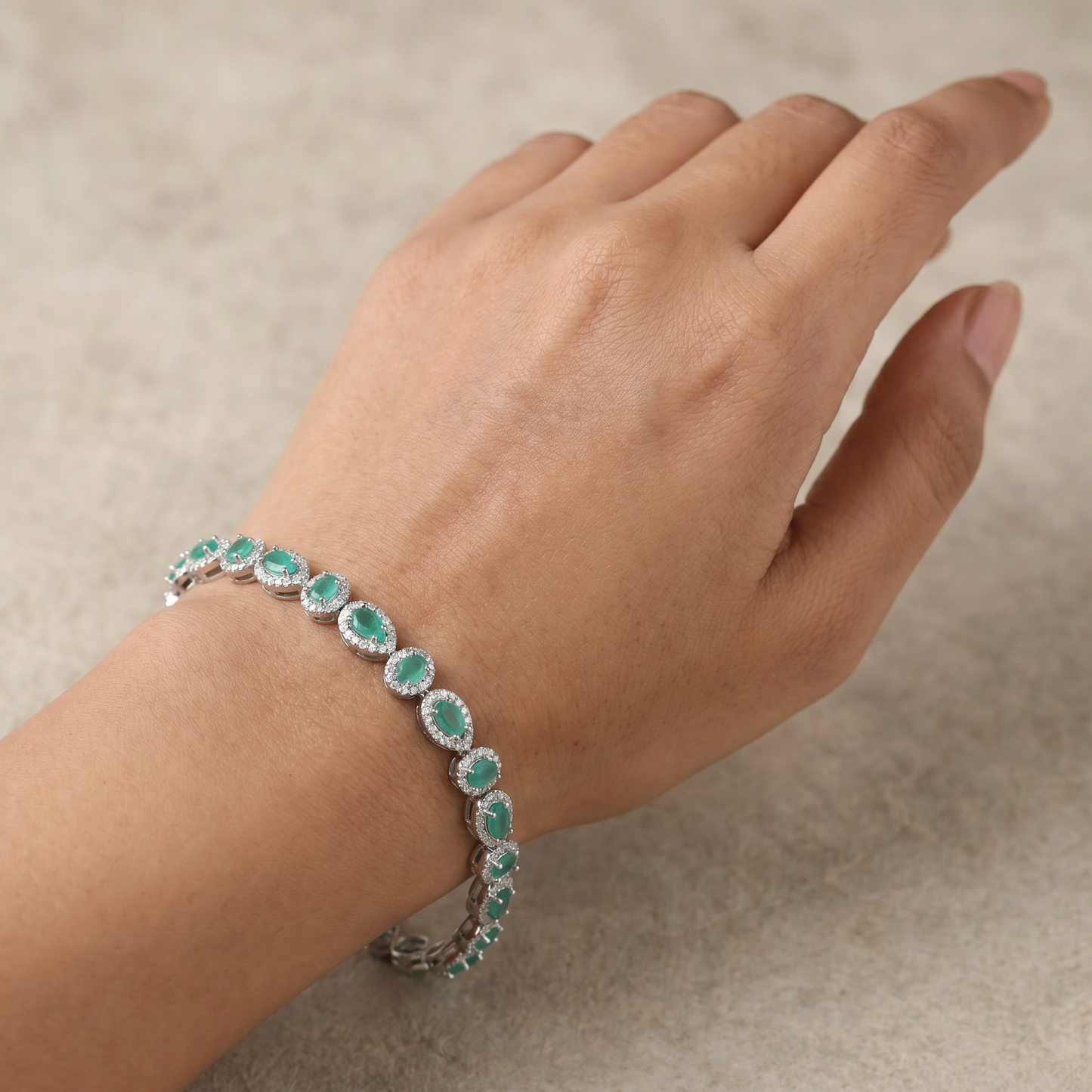 Crystal Link Bracelet with Alternating Oval Design