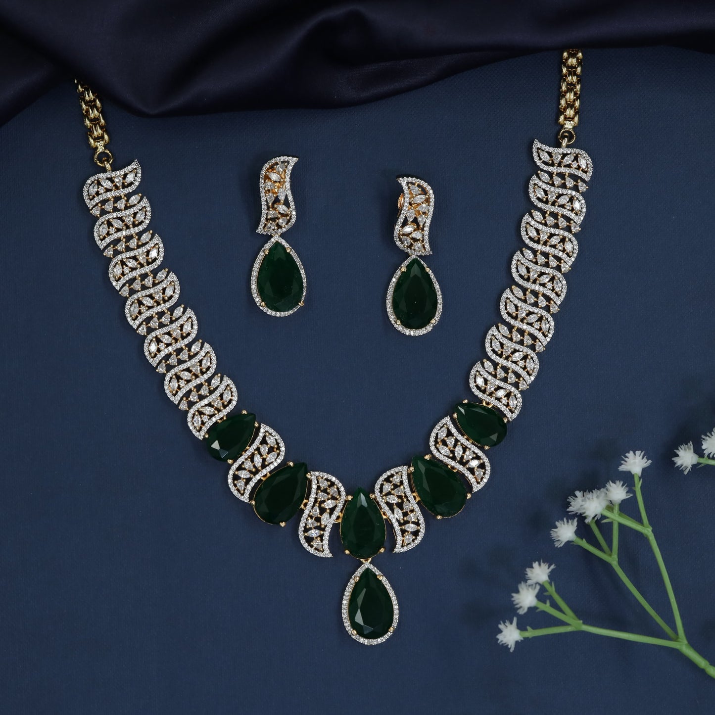 Modern Luxe Necklace with Oval Link Construction