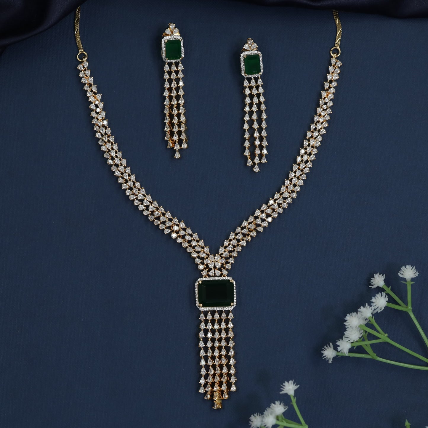 Fashion Week Select Gj Necklace with Geometric Fringe Design
