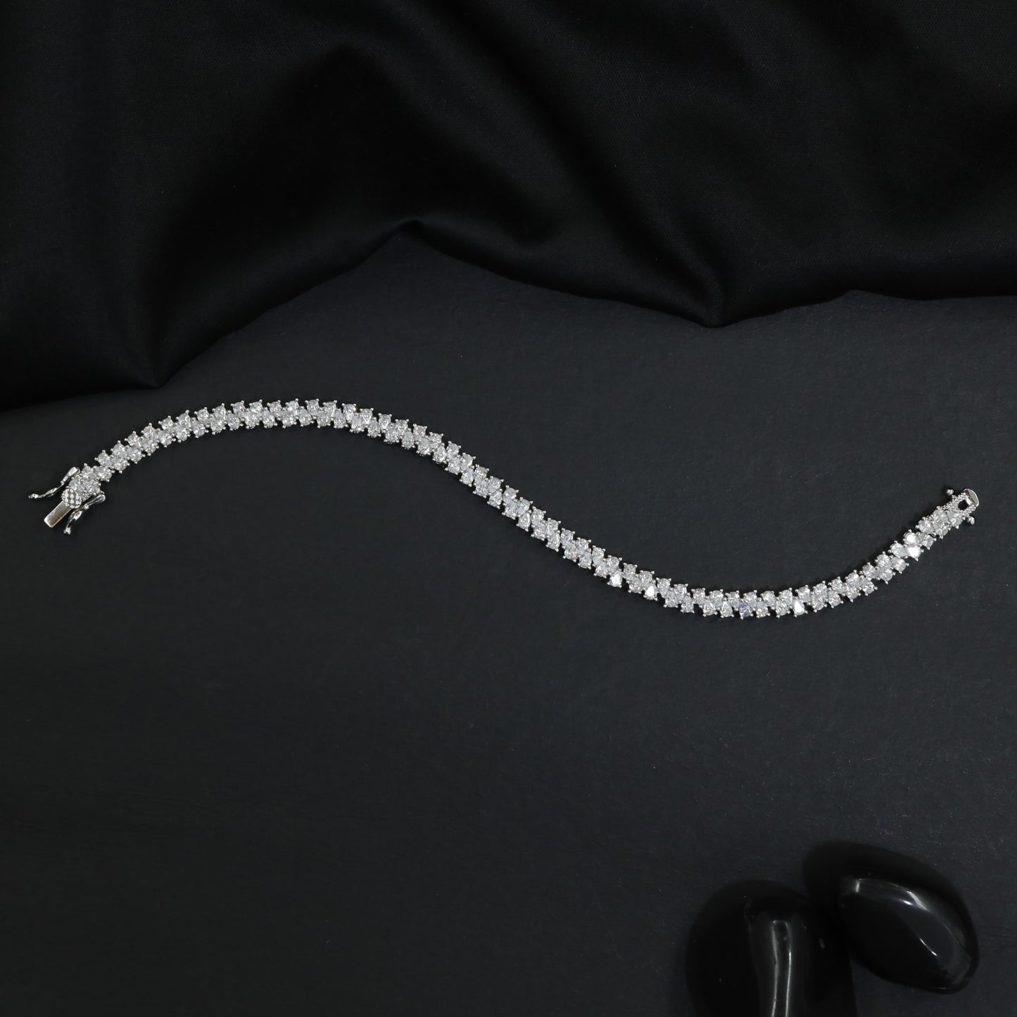 Floral Pattern Crystal Bracelet with Timeless Appeal