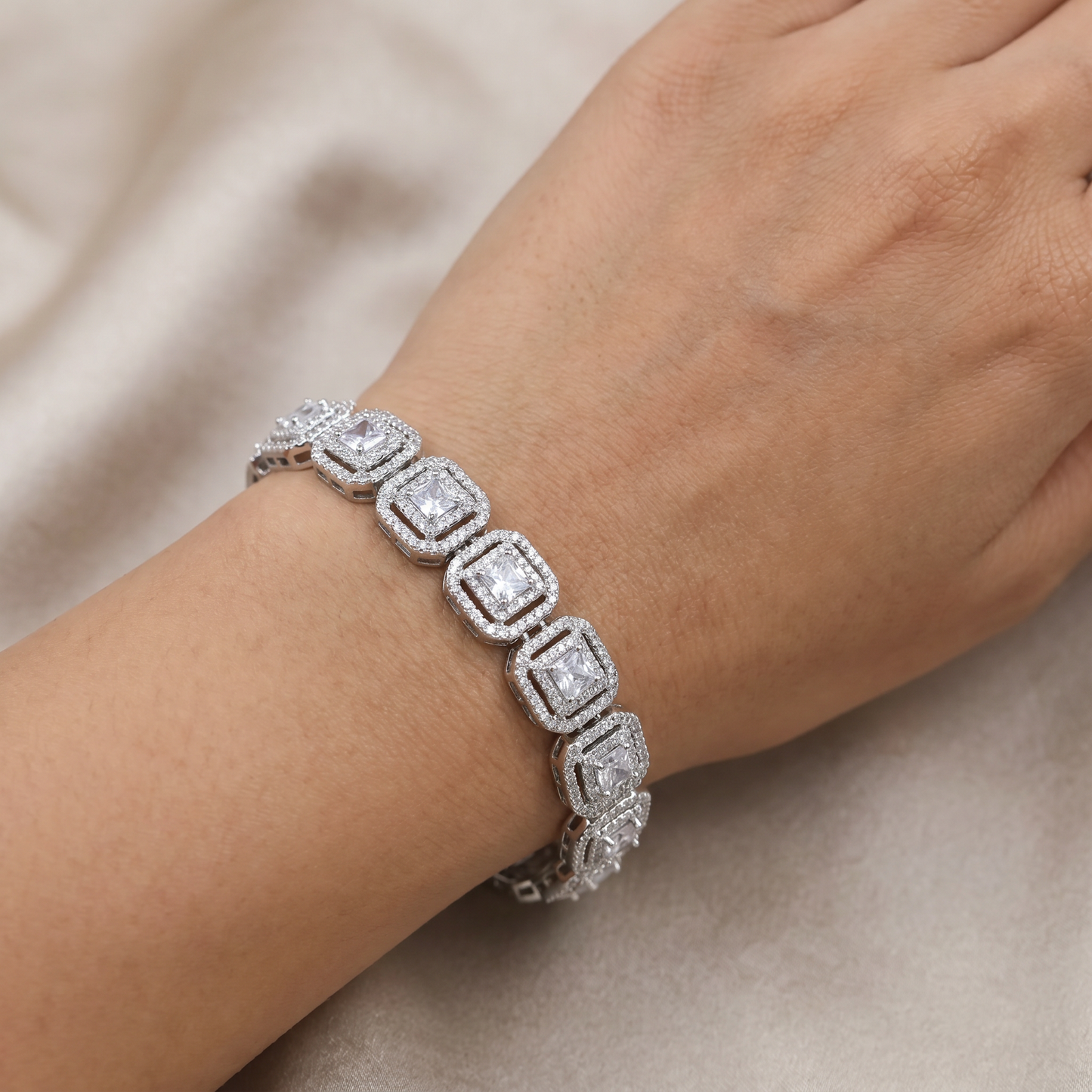 Rhodium Bracelet with Rounded Cushion and Oval Links