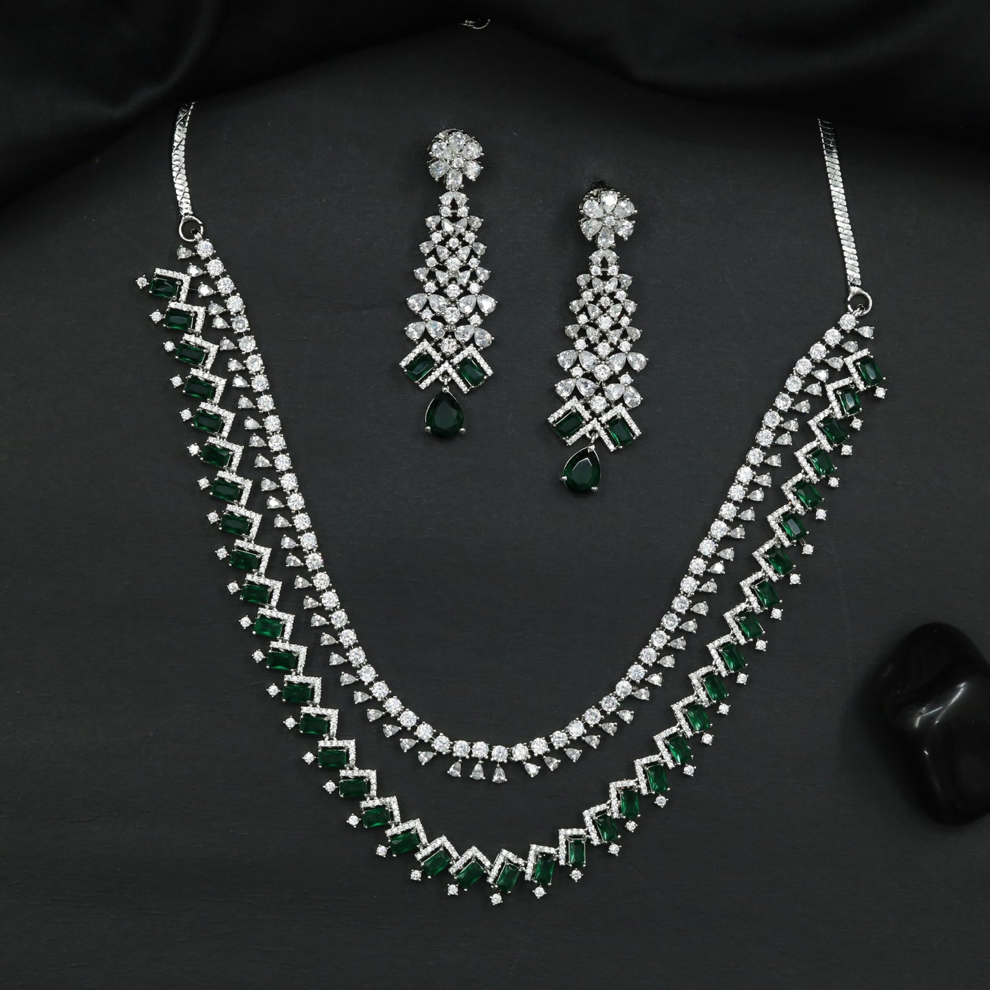 Necklace with Chevron Border and Double Row Design