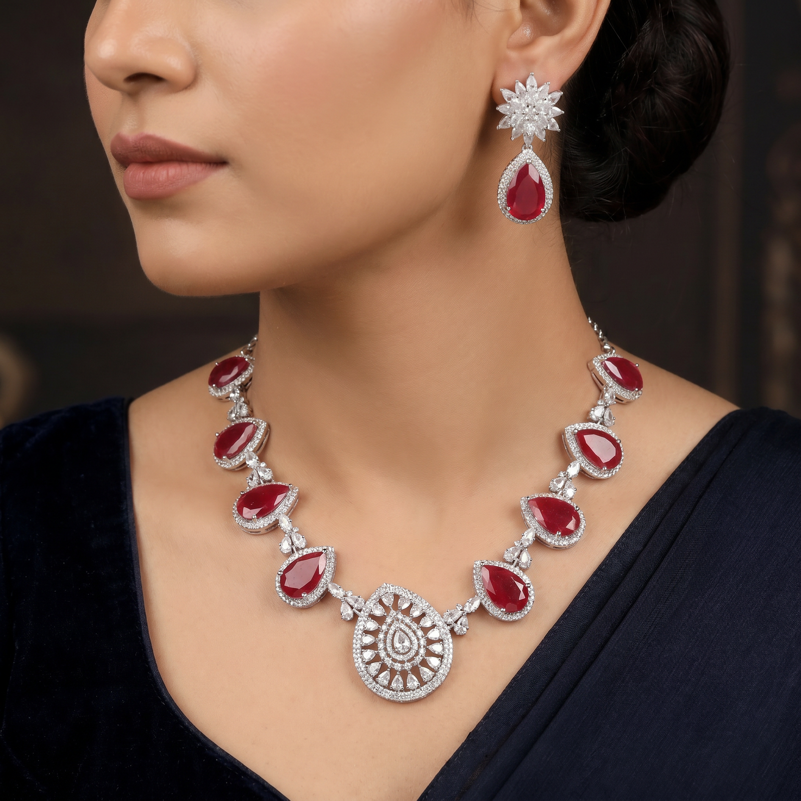 Pear Link Rhodium Necklace with Circular Accent Design