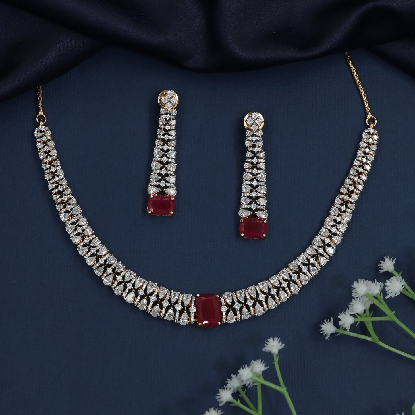 Crystal Lattice Choker with Center Frame Detail