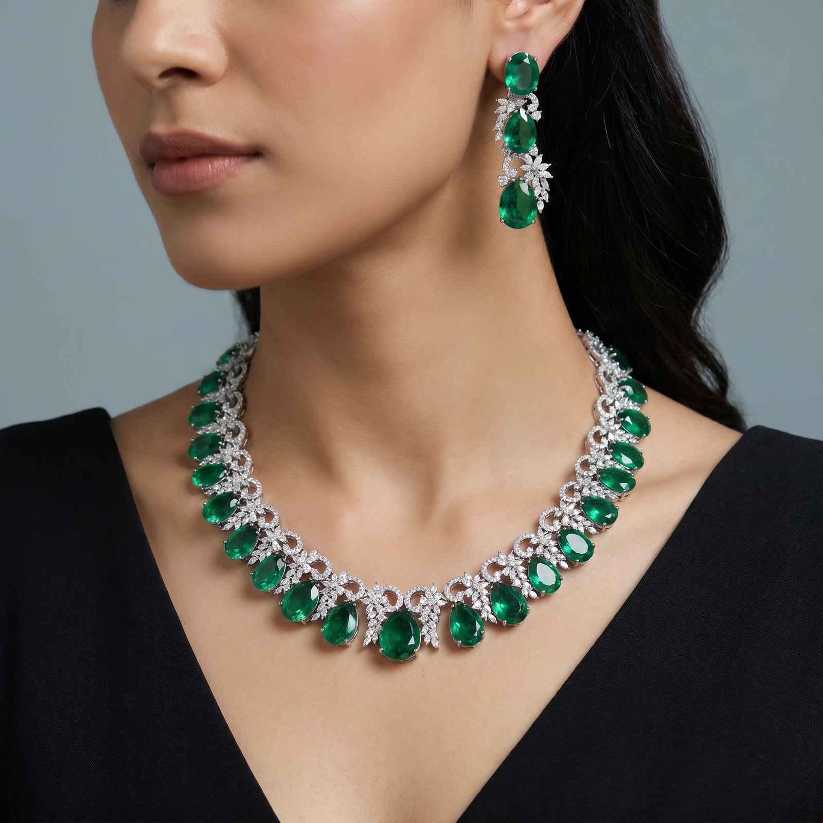 Regal Arabesque Necklace with Decorative Garland Construction