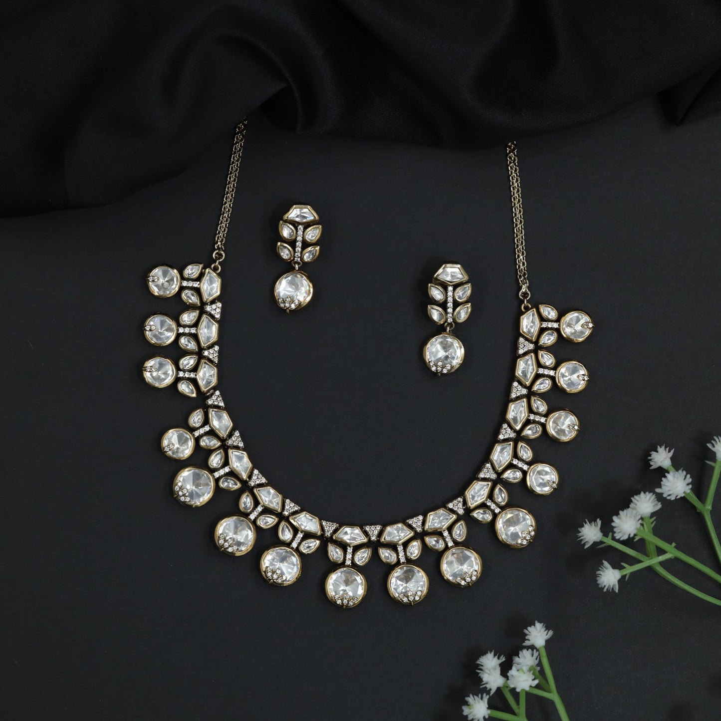 Luxury Floral Kundan Necklace with Matching Drop Earrings