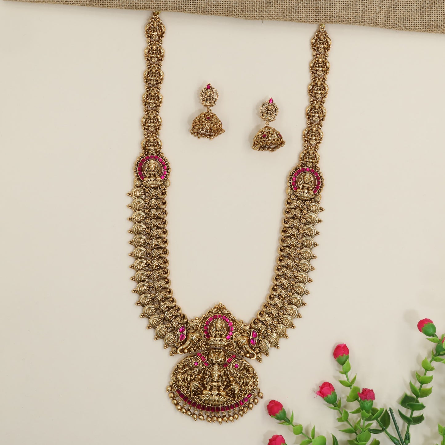 Classic Long Haara set with Lakshmi centerpiece composition